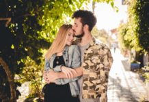 6 признаков, что мужчина представляет на вашем месте другую женщину